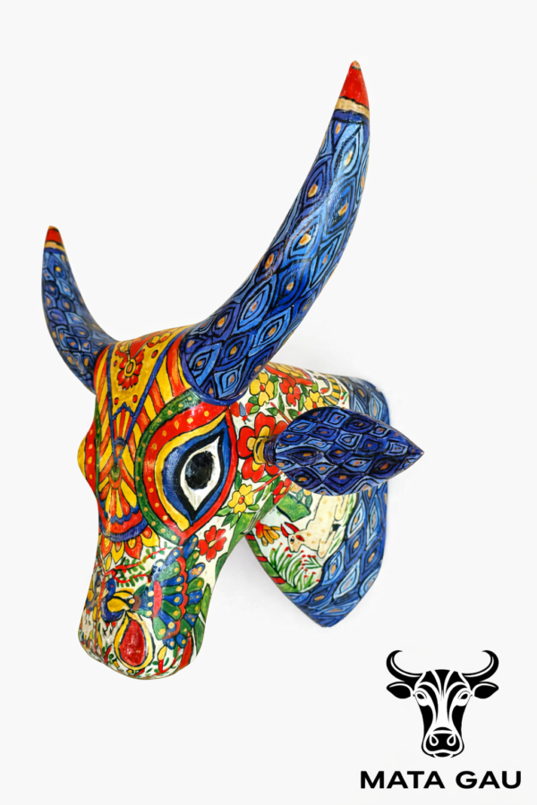 Cow face art for sale: Wooden wall sculpture hand painted