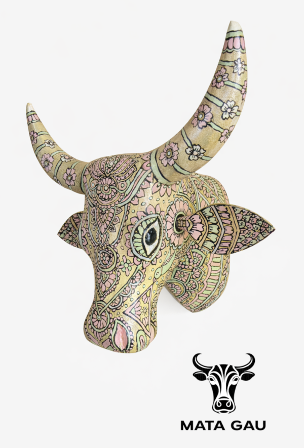 Wooden cow wall hanging for sale: Hand painted face art decor